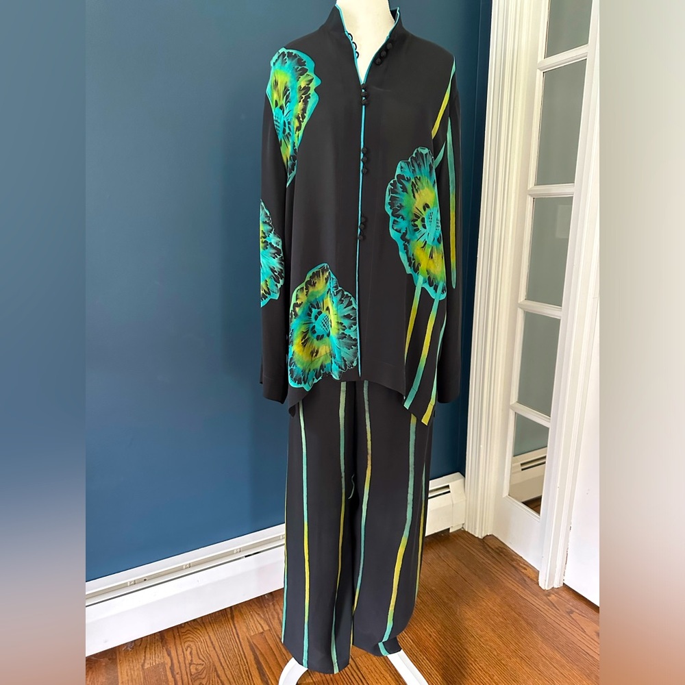 Catherine Bacon Silk Kimono and Pants 2-set, Black With Blue-Green Florals- Sz S